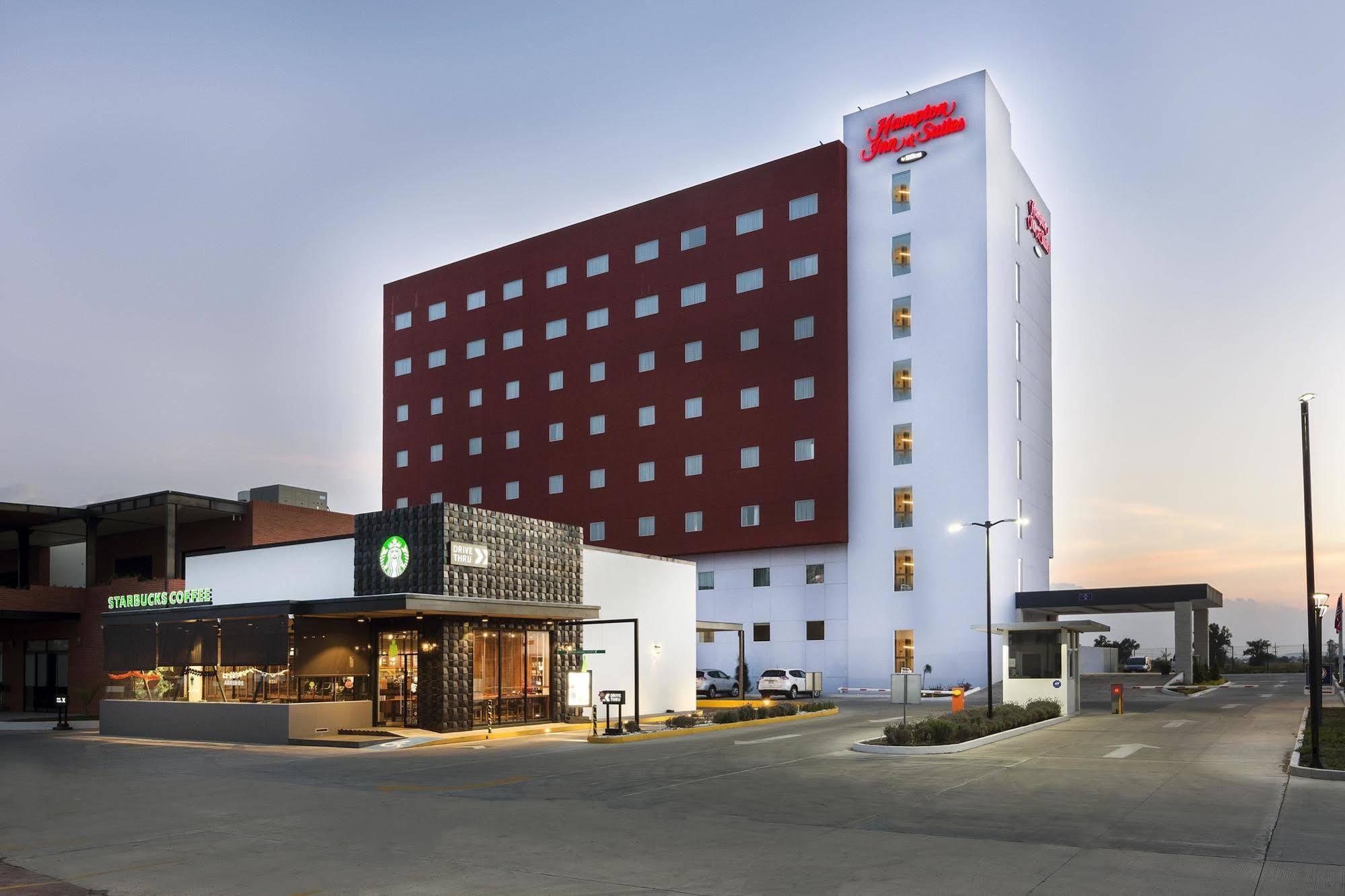 Hampton Inn & Suites By Hilton Salamanca Bajio Exterior photo