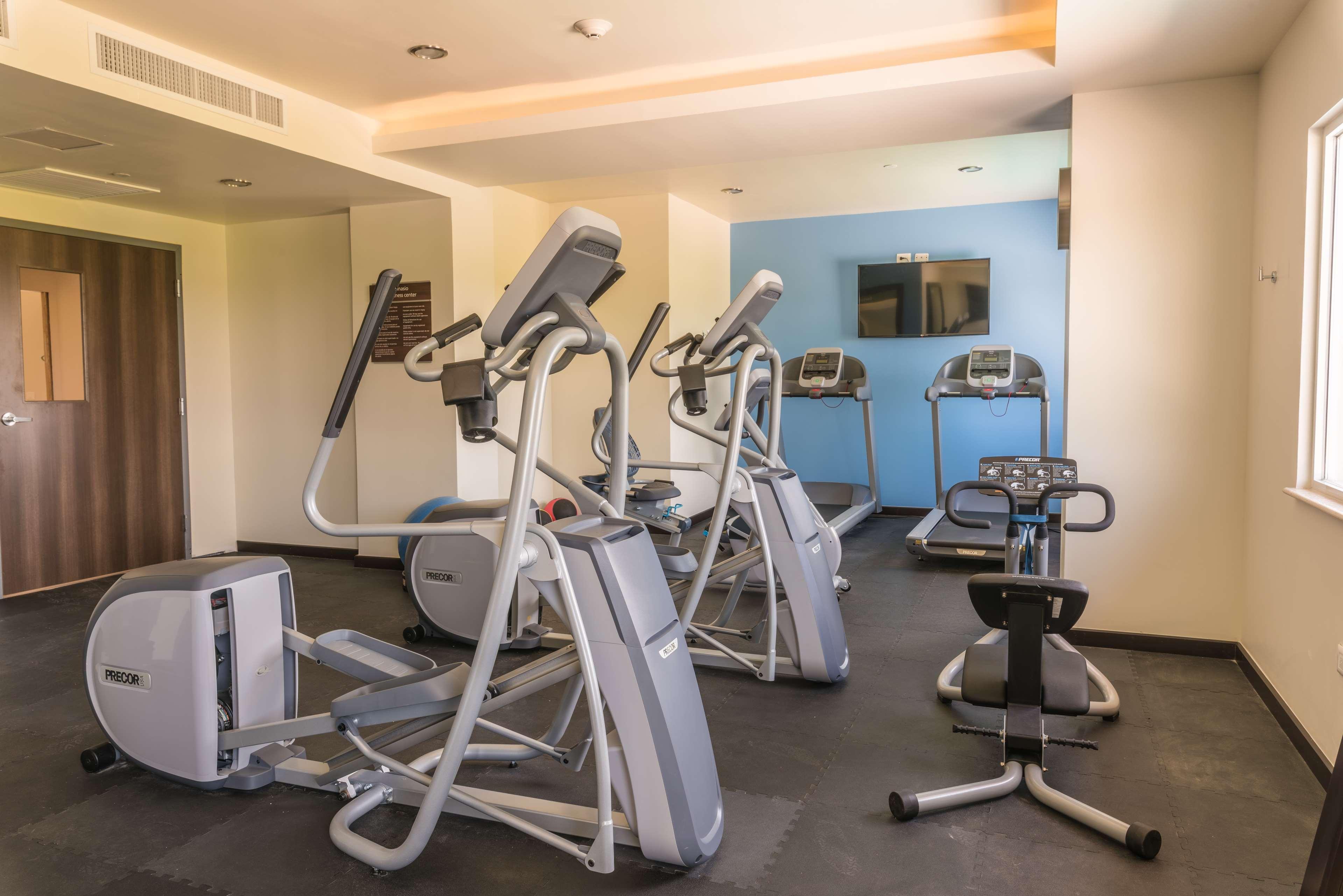 Hampton Inn & Suites By Hilton Salamanca Bajio Exterior photo