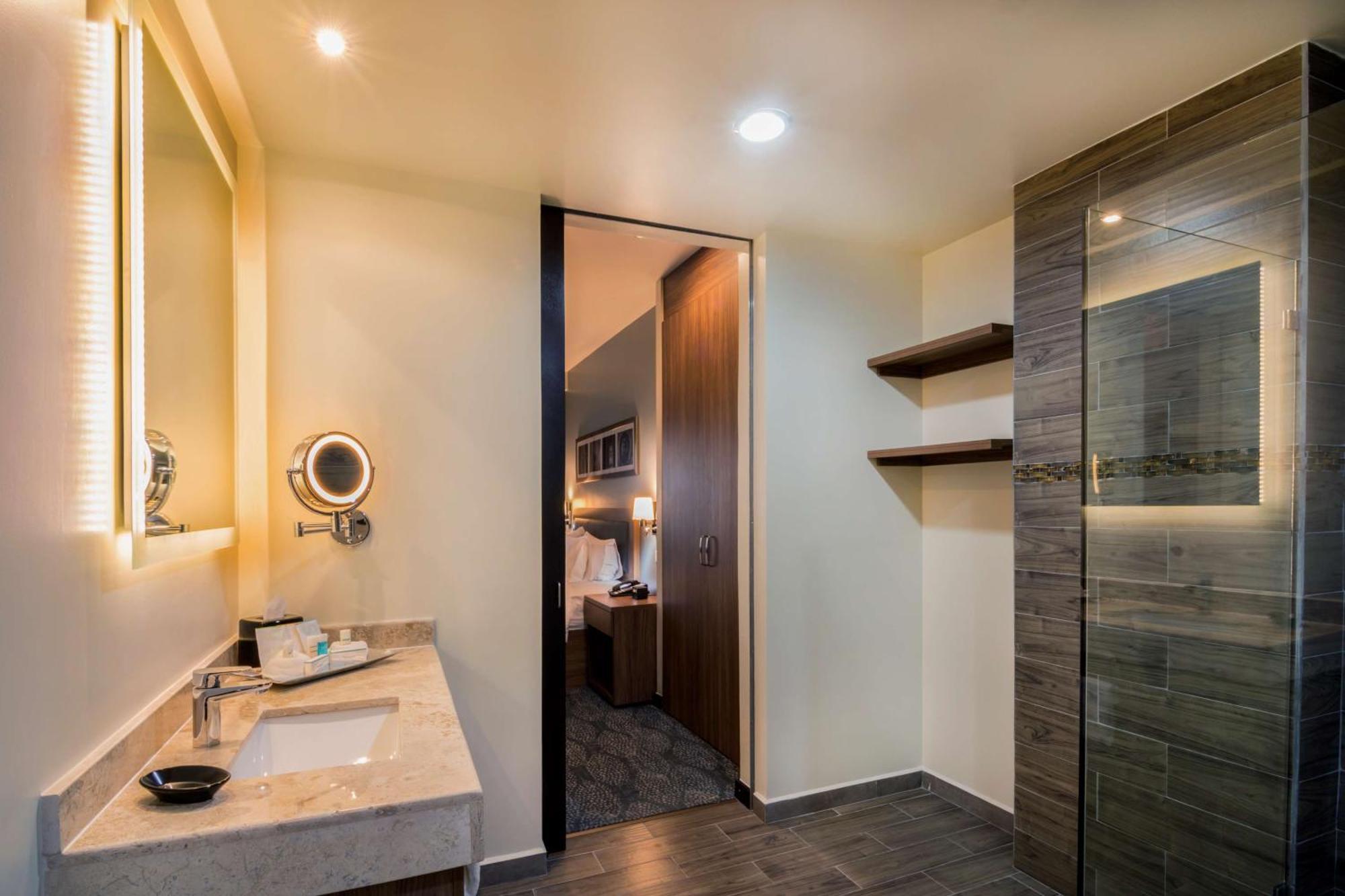 Hampton Inn & Suites By Hilton Salamanca Bajio Exterior photo
